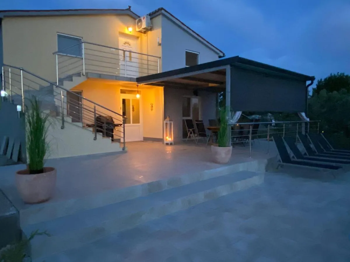 Aleya Ferienhaus Mit Pool Medulin Holiday home