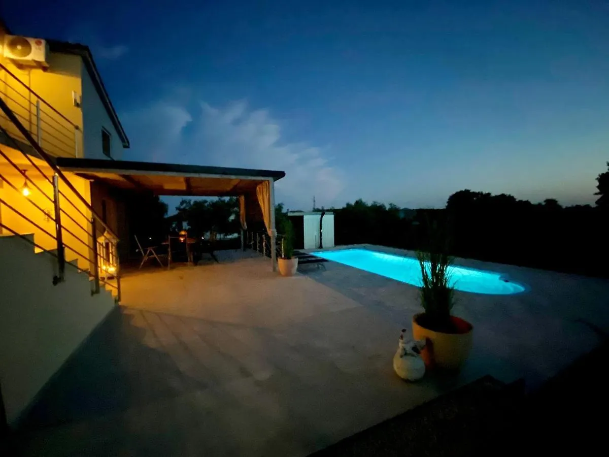 Aleya Ferienhaus Mit Pool Medulin Holiday home
