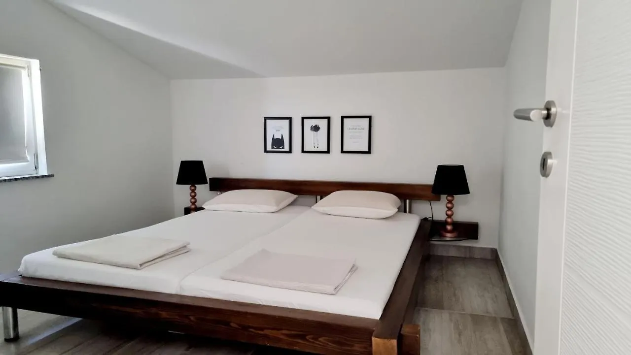 Aleya Ferienhaus Mit Pool Medulin